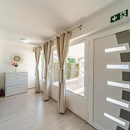 Doris Guest house 3*